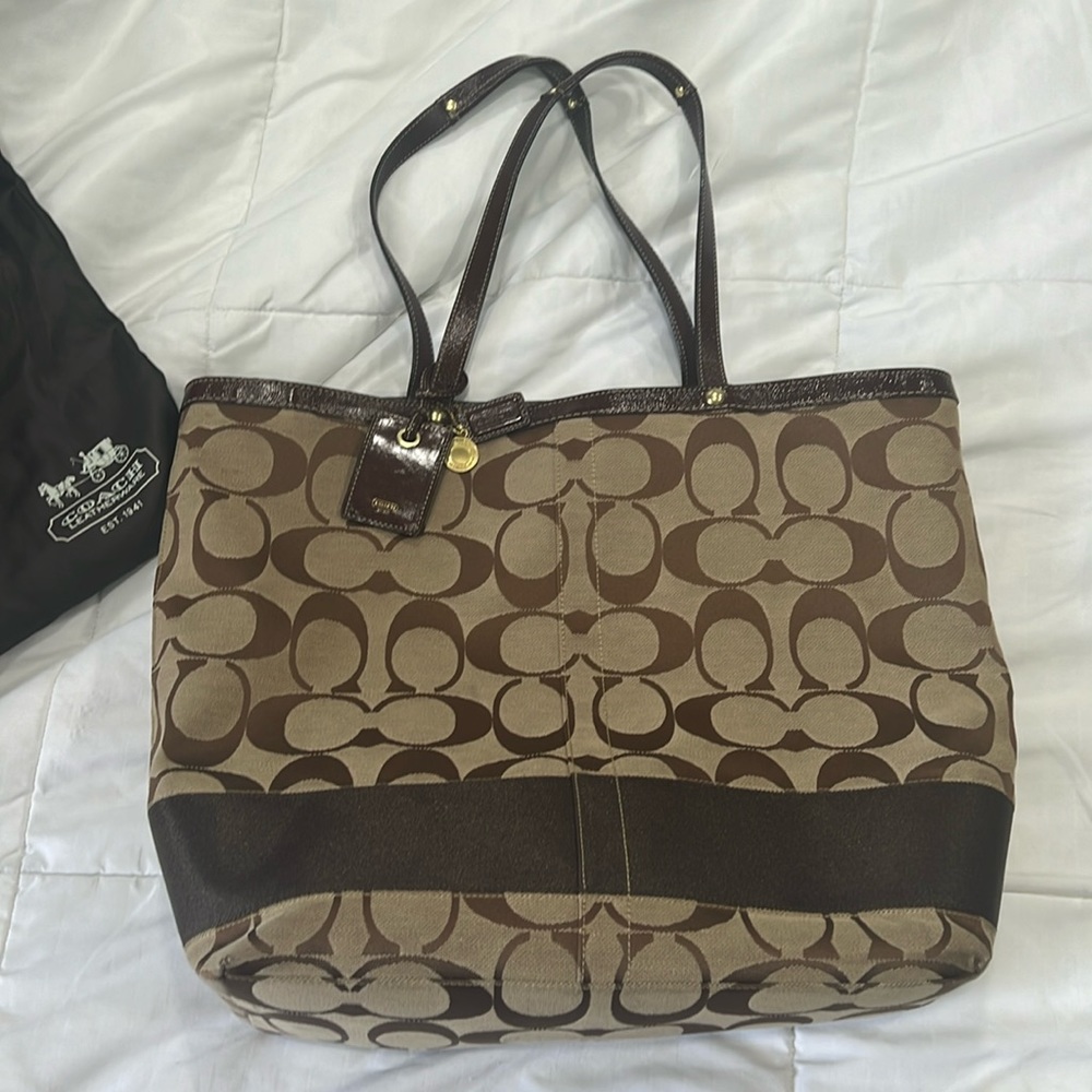 XL Coach Signature dust bag